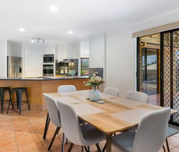 SPACIOUS THREE BEDROOM PLUS STUDY HOME - GREAT LOCATION - Photo 3