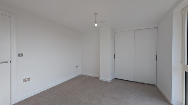 The Railings, Middlewood Locks - Photo 1