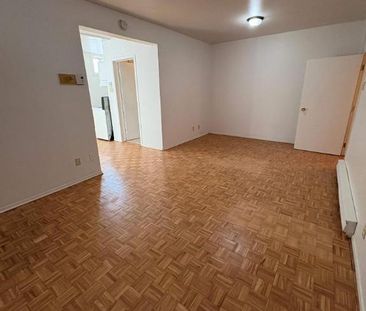 1 CH - 1 SDB - Montréal - $1,195 /mo - Photo 3