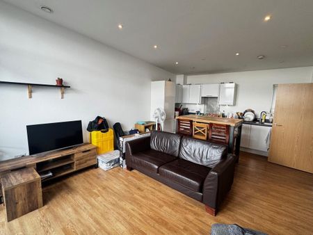 2 bedroom flat to rent - Photo 2