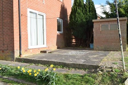 1 bedroom flat to rent - Photo 5