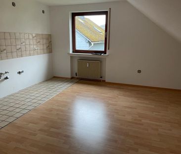 2-ZKB-Dachgeschosswohnung in zentraler Lage - Photo 3