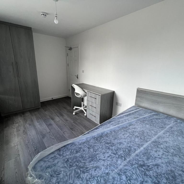 5 bedroom terraced house to rent - Photo 1