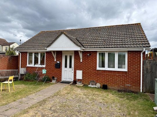 2 bedroom bungalow to rent - Photo 1