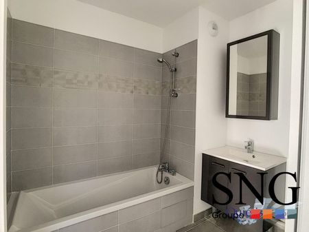 T3 AVEC TERRASSE, JARDIN ET DEUX PARKINGS - Photo 5