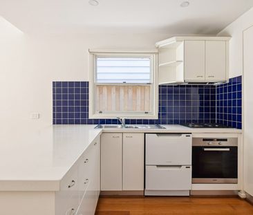 Contemporary family living in prime Rozelle pocket - Photo 4