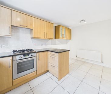 3 bedroom Link detached house to rent - Photo 5