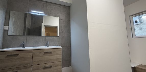 Location Appartement 2 pièces 60m² PONT D AIN 01160 - Photo 2