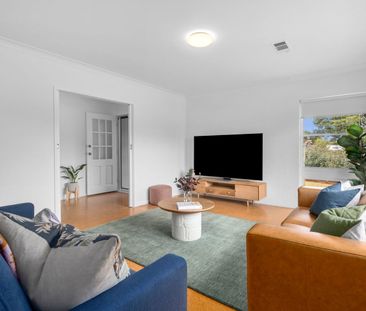 Easy living, fully furnished- in the heart of Point Lonsdale - Photo 5