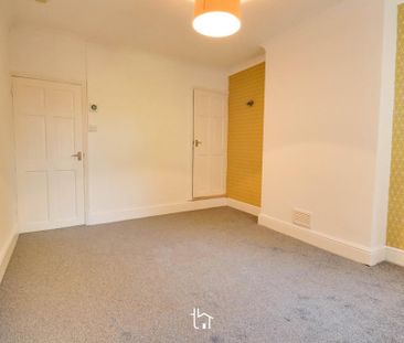 2 bedroom semi-detached house to rent - Photo 2