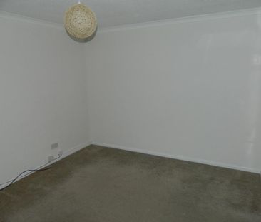 1 bedroom semi-detached villa to rent - Photo 5