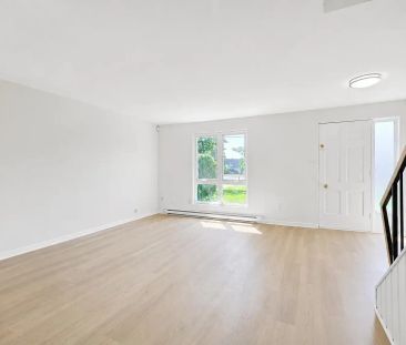 Winding Trail Townhomes — 4 bed 2 bath Townhouse - Photo 3