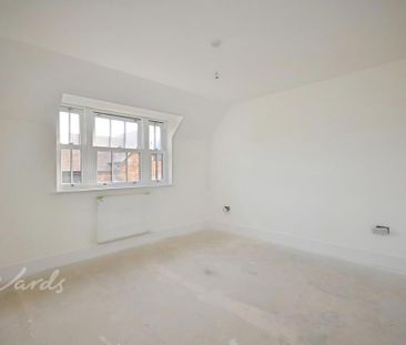 4 bedroom semi-detached house to rent - Photo 5