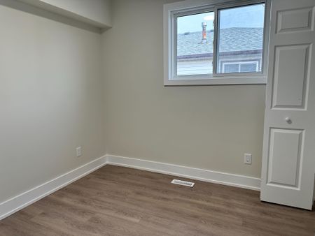 For Lease - 52 Horne Drive Unit# Upper, Brampton, Ontario - Photo 3