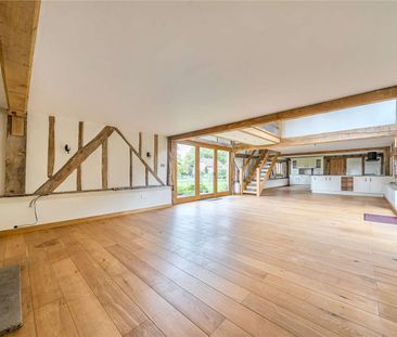 A unique, spacious country property in the High Weald area of Outst... - Photo 5