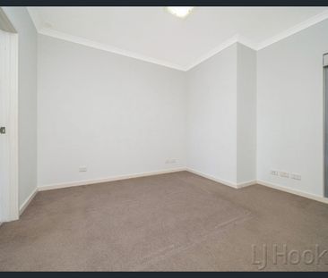 Modern City Living in the Heart of Perth - Photo 2