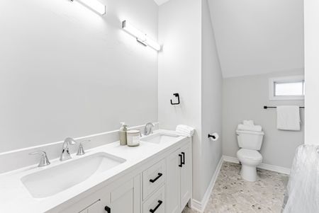 For Lease - 17277 Old Main Street Unit# Upper, Caledon, Ontario - Photo 2