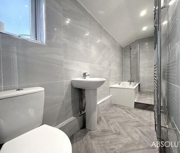 3 bedroom flat to rent - Photo 5