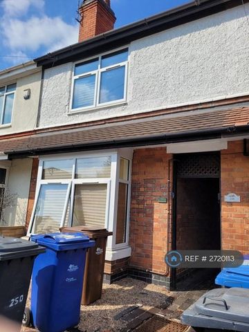 1 bedroom in a house share to rent - Photo 2