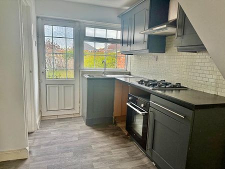 2 bedroom semi-detached house to rent - Photo 2