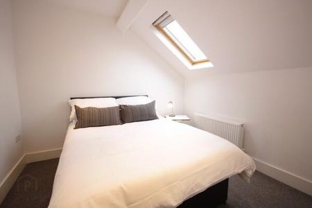 25 Ulsterville Avenue, Belfast, BT9 7AS - Photo 2