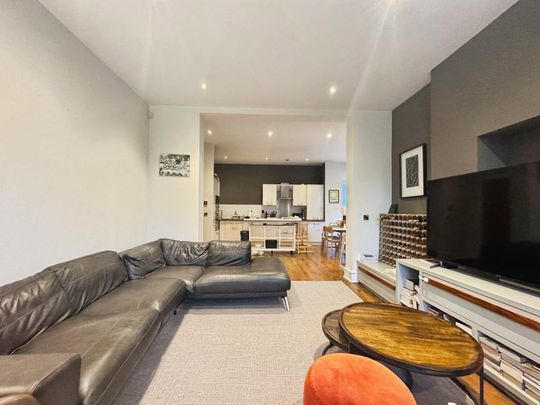 3 bedroom flat to rent - Photo 1