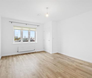 4 bedroom terraced house to rent - Photo 1