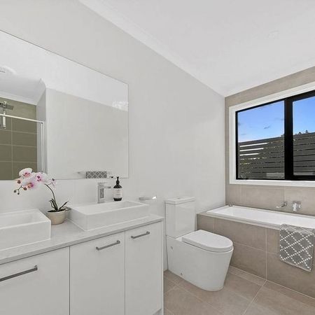 Luxury Home - 4 Bedrooms plus Study - Don't Miss Your Chance **APPLY FOR THIS PROPERTY NOW** - Photo 4