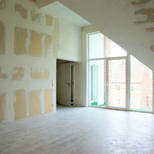 Erstbezug - Dachgeschosswohnung in zentrumsnaher Lage - Photo 1