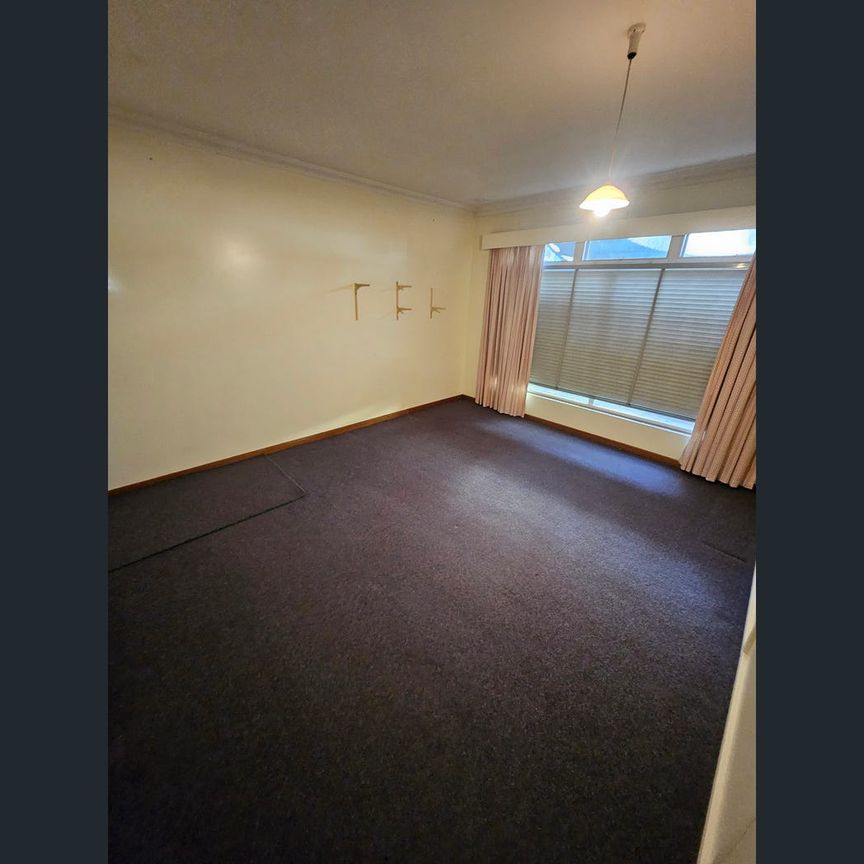 32 Moolyeen Road, Mount Pleasant, WA 6153 - Photo 1