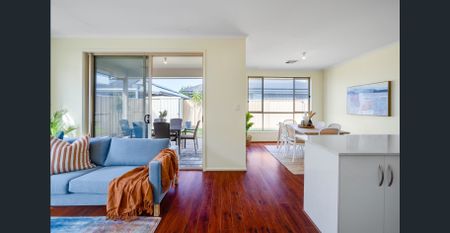 Open The Door to Spacious Family Living in the Heart of Munno Para - Photo 4