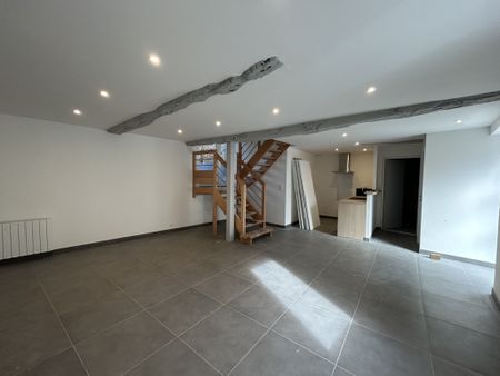 Location Maison 3 pièces 119m² CARENTOIR 56910 - Photo 2