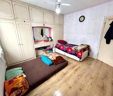 3 bedroom terraced house to rent - Photo 3