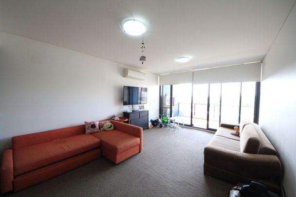 Contemporary Style Apartment - Photo 1