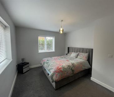3 bedroom detached bungalow to rent - Photo 4