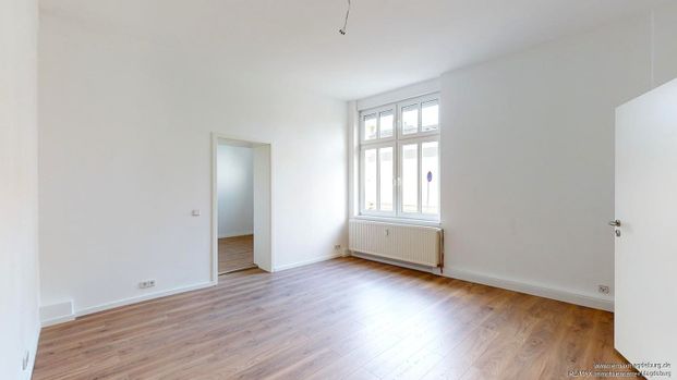 *ERSTBEZUG NACH SANIERUNG* Großzügige 4-Zimmerwohnung mit Charme - Photo 1