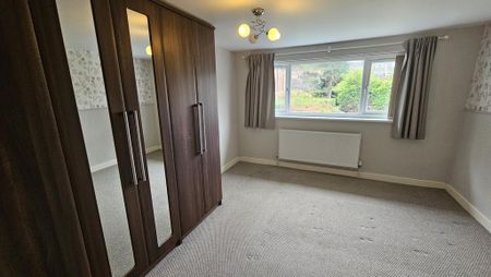 3 bedroom semi-detached house to rent - Photo 4