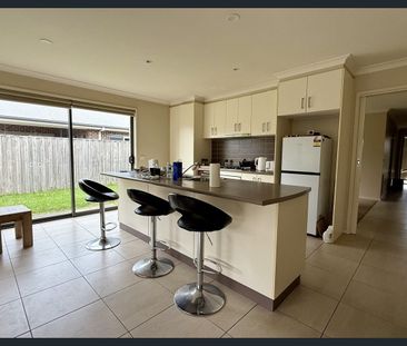 Sought after location, you don't want to miss this! - Photo 6