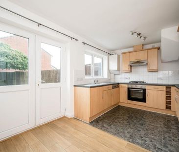 3 bedroom semi-detached house to rent - Photo 5