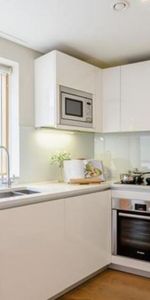 Merchant Square East, Paddington and Bayswater, London, W2 - Photo 3