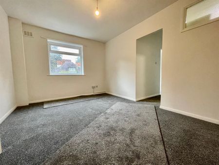 2 Bed Flat - Photo 3