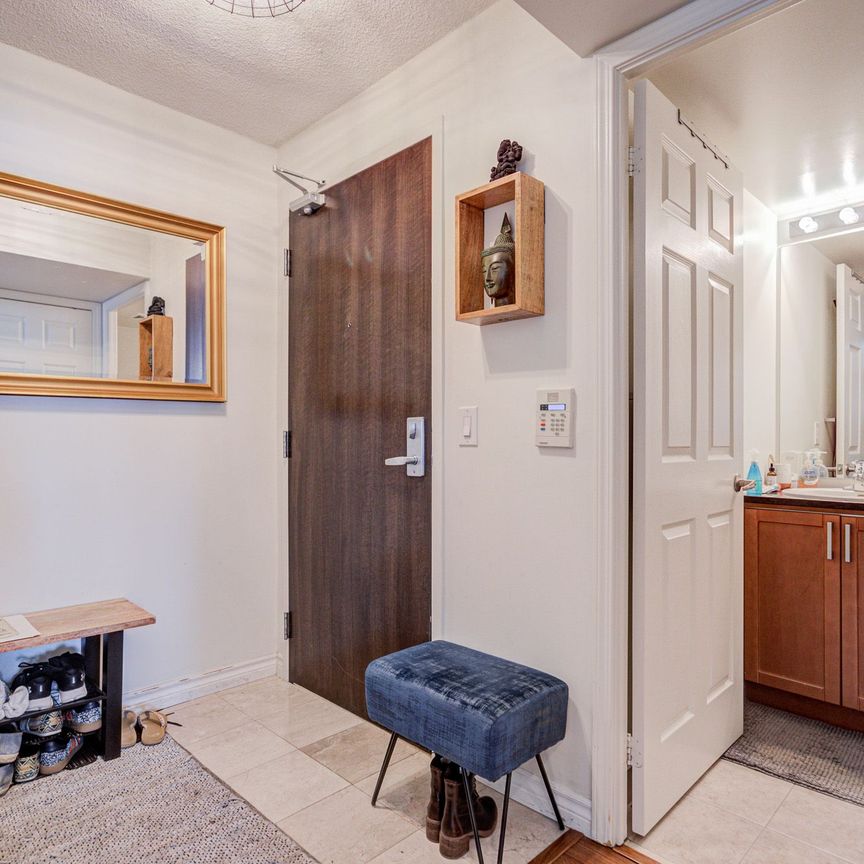 For Lease - 19 Grand Trunk Crescent Unit# 2006, Toronto, Ontario - Photo 1