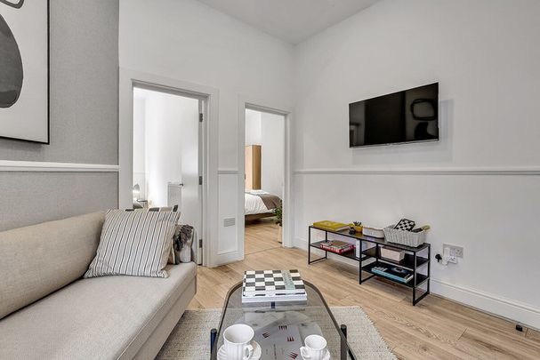 Kensington High Street - Photo 1