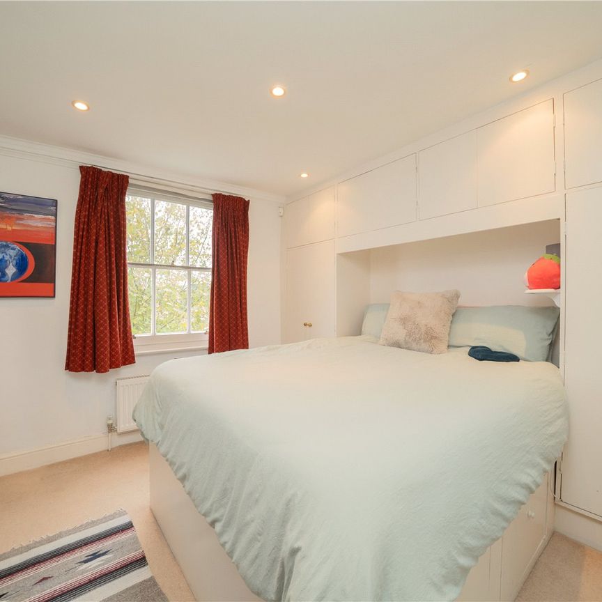 Cromwell Crescent, Earls Court, SW5, London - Photo 1