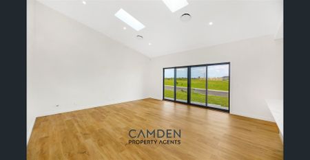 AVAILABLE FROM 15TH DECEMBER! Designer Living Comfort! - Photo 2