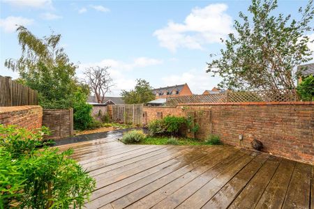 3 bedroom semi-detached house to rent - Photo 2