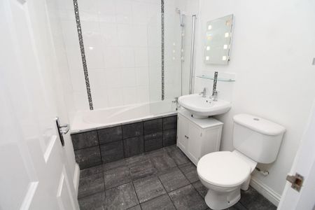 1 bedroom mews to rent - Photo 2