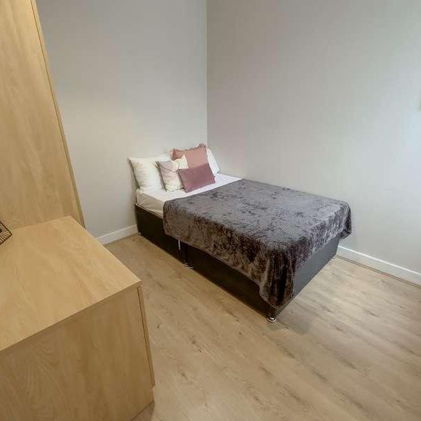 Romer Road, L6 - Photo 1