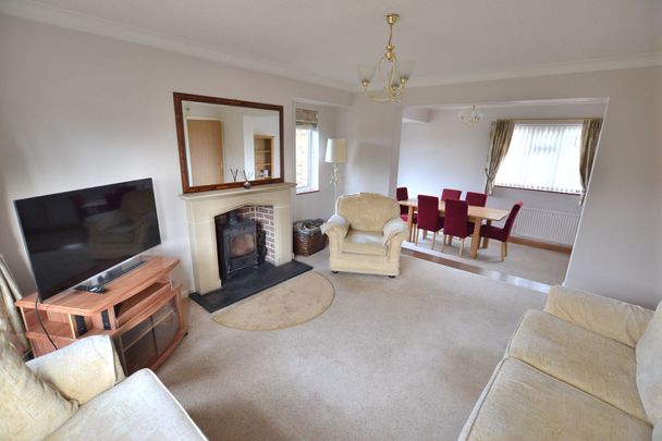 Tickow Lane, Shepshed, Le12 - Photo 1