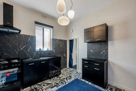 Prime Princes Hill/Carlton Location - Fully Renovated Home on Iconic Lygon Street - Photo 4